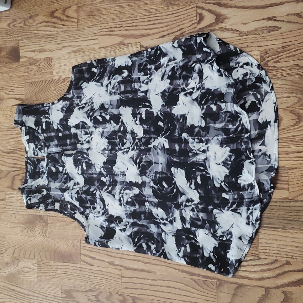 (S) Violet + Claire Floral Patterned Blouse Sleeveless Lightweight Casual Comfy